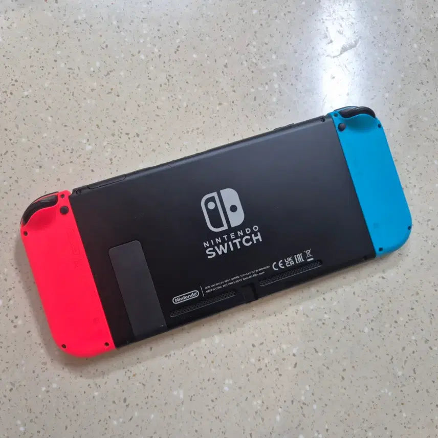 [BUNJANG] Nintendo Switch Neon Red/Blue (Battery Improved) - 2023 Model / 23년식 닌텐도 스위치 네온 레드/블루 배터리개선판