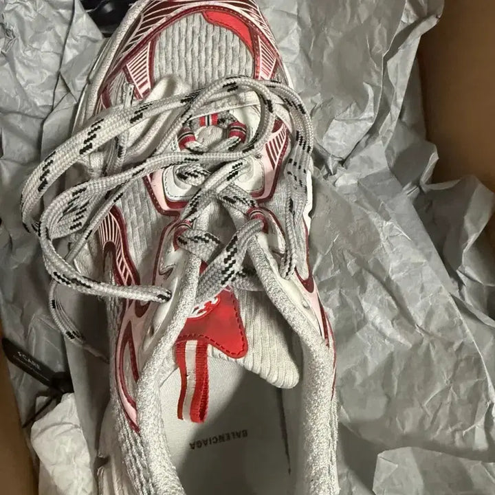 [BUNJANG] Balenciaga 3XL Red Size 43 / 발렌시아가 3xl 레드 43사이즈