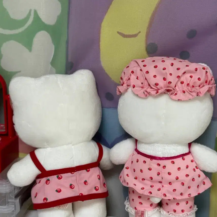 [BUNJANG] Vintage Sanrio Strawberry Pajamas Bundle Set / (무배)고전 키티 딸기 파자마 일괄