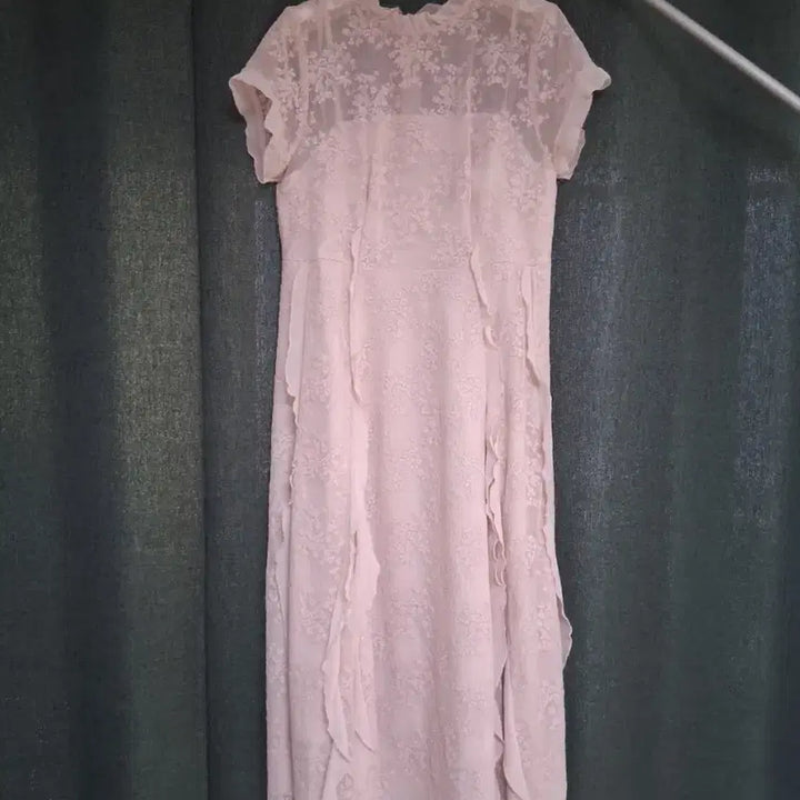 [SOLD OUT] 새상품급)자수 드레스