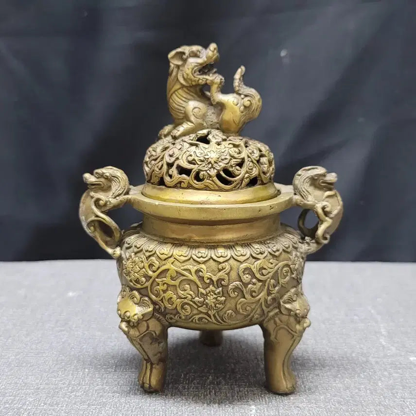 [BUNJANG] Brass Tripod Incense Burner with Haetae Design / 황동 삼족 해태 투각 향로