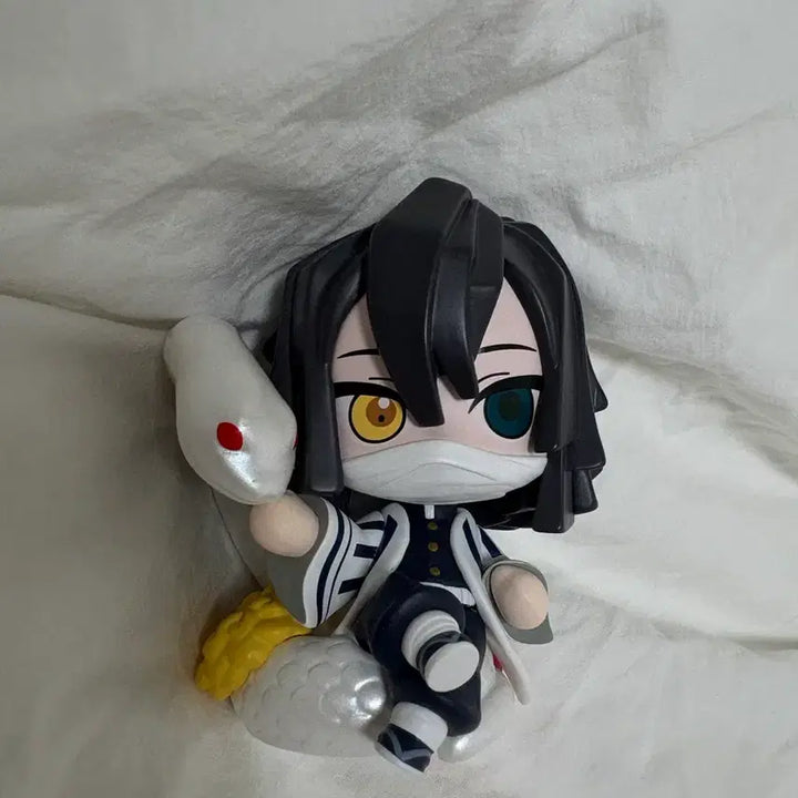 [BUNJANG] Kimetsu no Yaiba Obanai Iguro Pop Mart Figure / (정품)귀멸의 칼날 귀칼 팝마트 오바나이 피규어