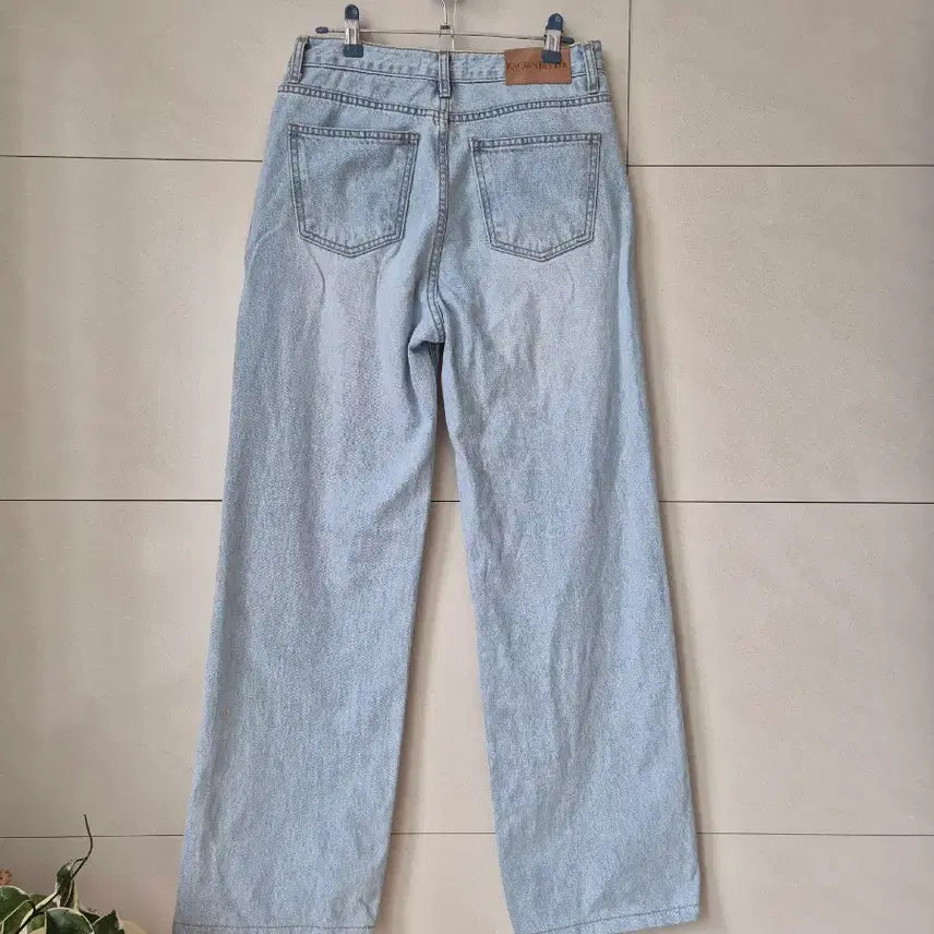 [SOLD OUT] 노운베러 세미스트레이트 데님 팬츠 m