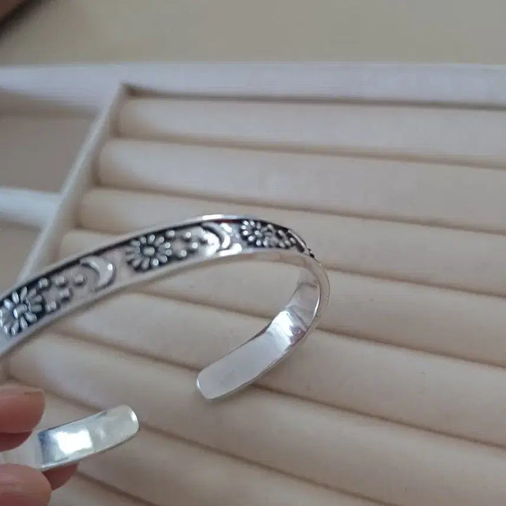 [BUNJANG] Flower &amp; Moon Bangle Sterling Silver Bracelet / 꽃달 뱅글은팔찌(새상품)