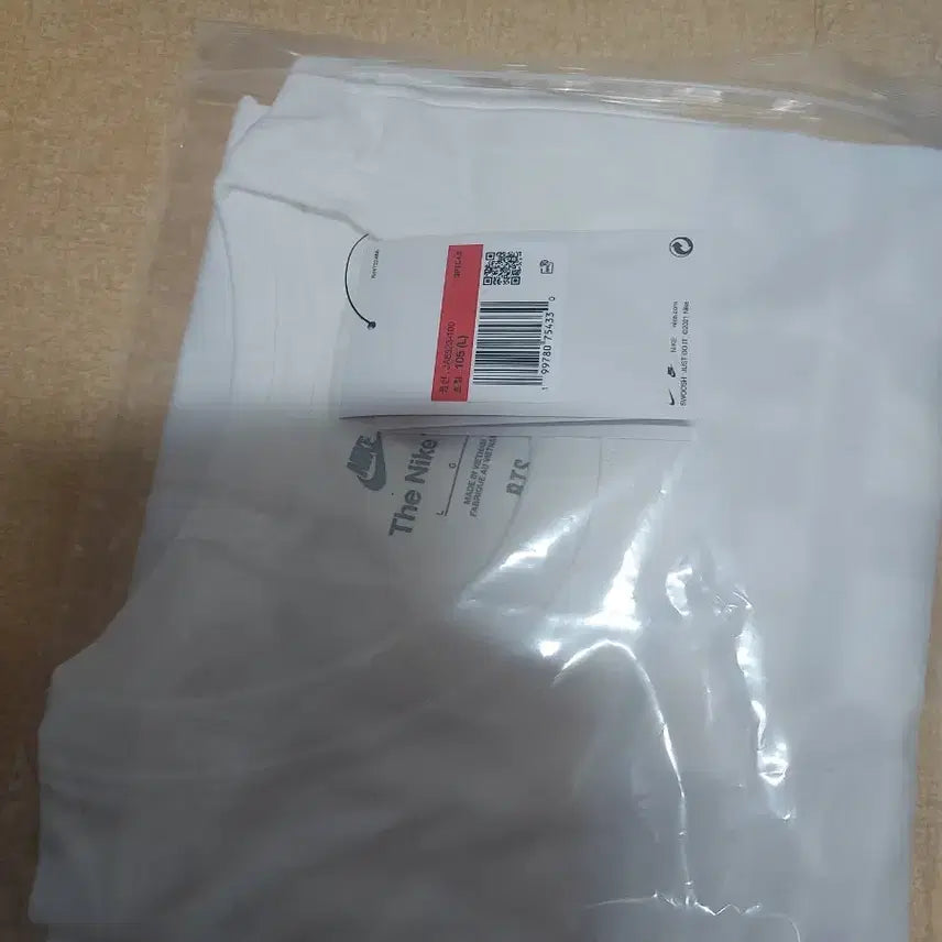 [BUNJANG] Nike x BTS Collaboration White T-Shirt / nike  BTS  L 105 반팔 흰색