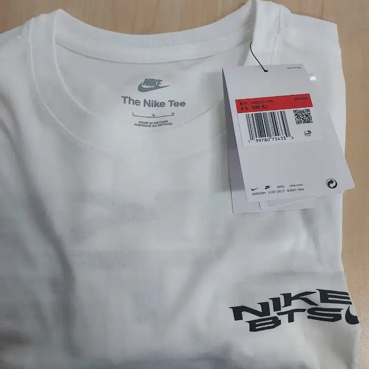 [BUNJANG] Nike x BTS Collaboration White T-Shirt / nike  BTS  L 105 반팔 흰색