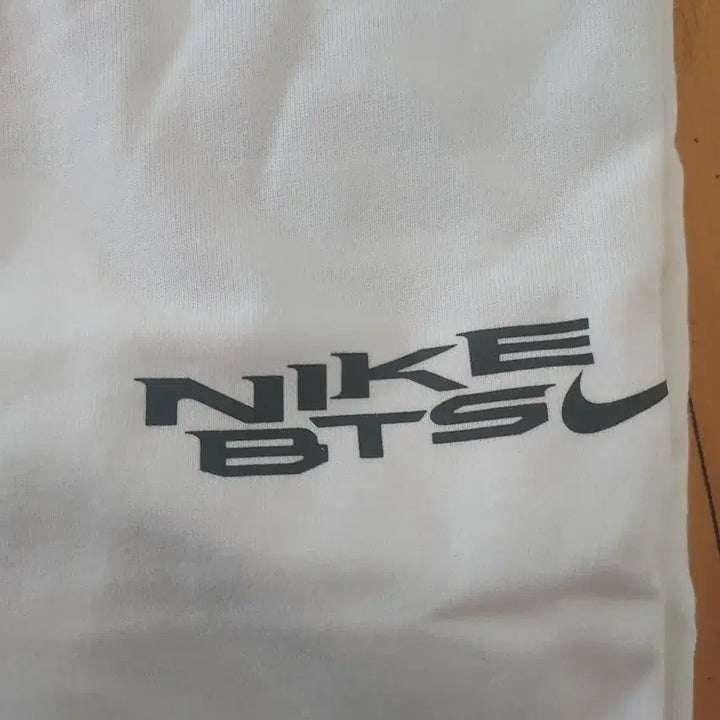 [BUNJANG] Nike x BTS Collaboration White T-Shirt / nike  BTS  L 105 반팔 흰색