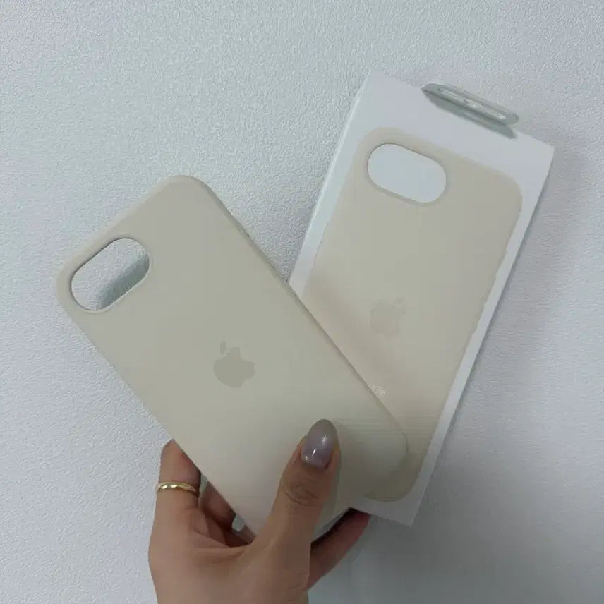 [BUNJANG] Apple iPhone 17e Official Case Vanilla / 아이폰17e 정품케이스 바닐라