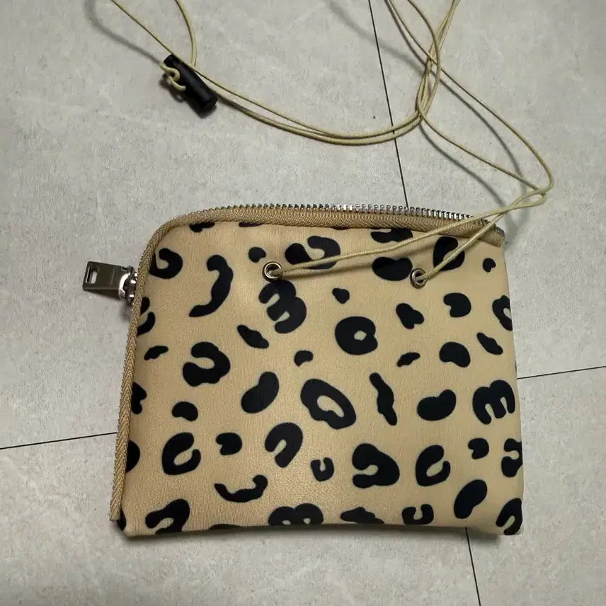[SOLD OUT] 미닛뮤트 클로 마이크로 레오파드