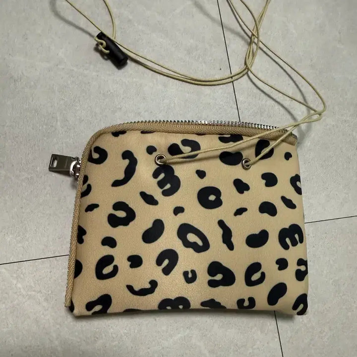 [SOLD OUT] 미닛뮤트 클로 마이크로 레오파드