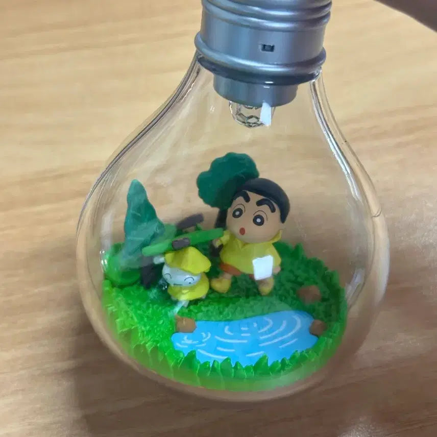 [BUNJANG] Crayon Shin-chan LED Lantern Keychain / 짱구 LED 전등 키링