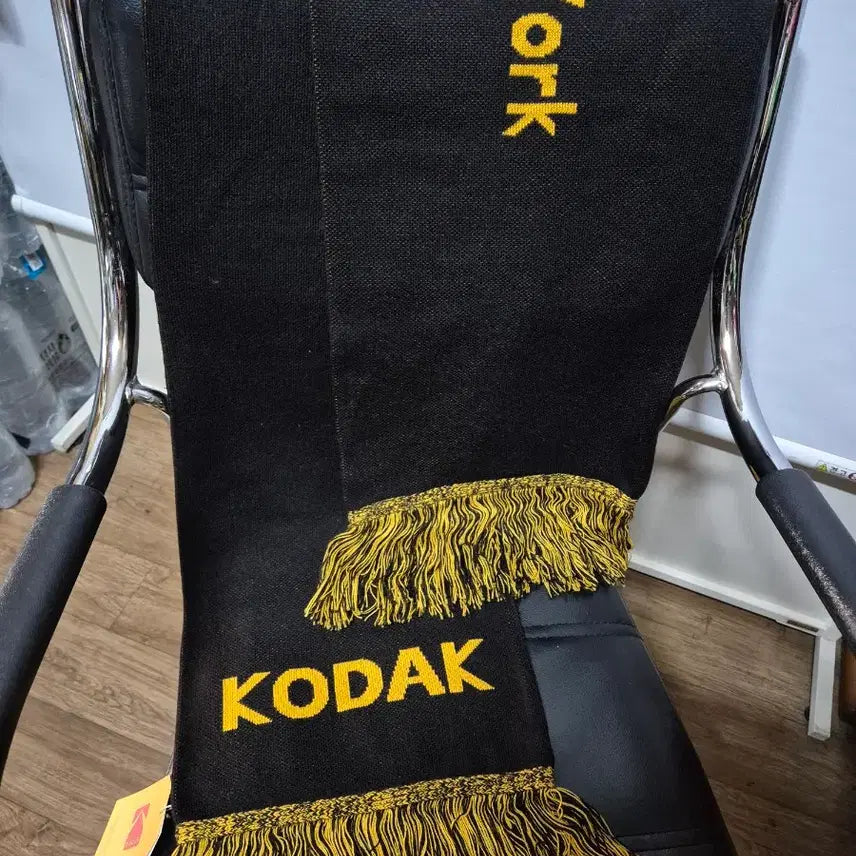 [BUNJANG] Kodak Scarf Black/Gold / 코닥 스카프 검정/금색 (새상품)
