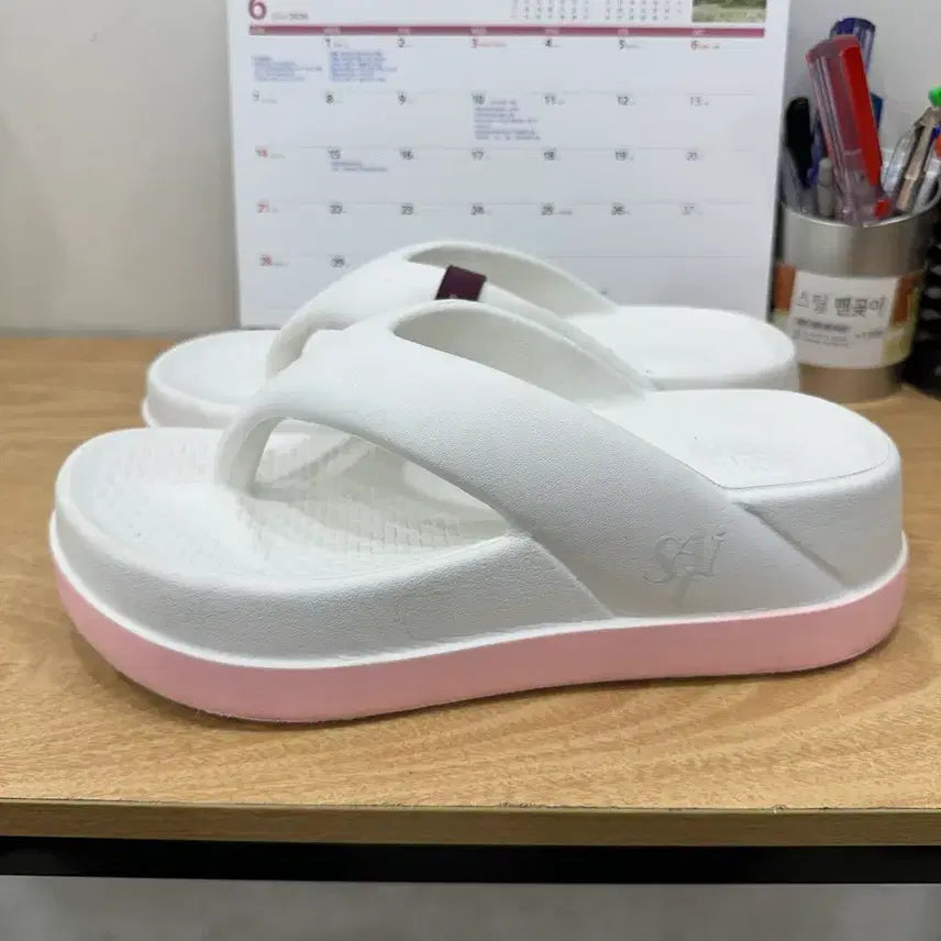 [BUNJANG] Saint Satin Platform Flip-Flops (250mm) / (후기2,064)세인트새틴 키높이 쪼리(250mm/235-240mm추천)