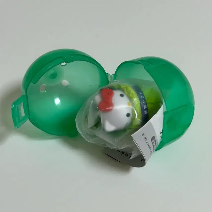 [BUNJANG] Sanrio Cabbage Mascot Keychain Gacha Hello Kitty / 산리오 배추 마스코트 키링 가챠 헬로키티