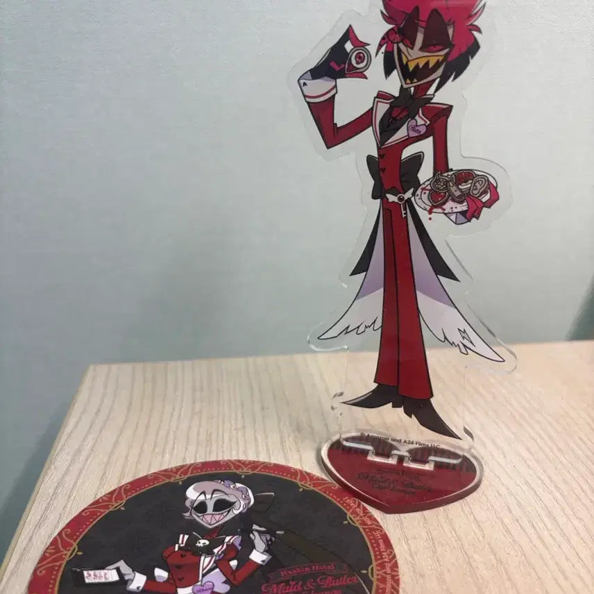 [BUNJANG] Hasbean Hotel Alastair Acrylic Stand &amp; Lodge Coaster Bundle Set / 해즈빈호텔 콜라보 카페 알래스터 아크릴 스탠드 로지 코스터 일괄양도