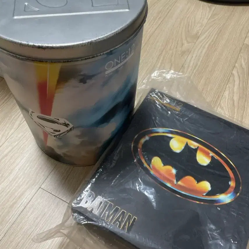 [BUNJANG] Mezco 1978 Superman &amp; 1989 Batman 6-Inch Action Figure Bundle Set / 6인치 피규어 메즈코 올드 슈퍼맨 배트맨 일괄
