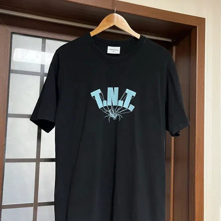 [BUNJANG] thisisneverthat T.N.T Spider Tee Black M / 디스이즈네버댓 T.N.T Spider Tee Black 블랙 반팔티 M