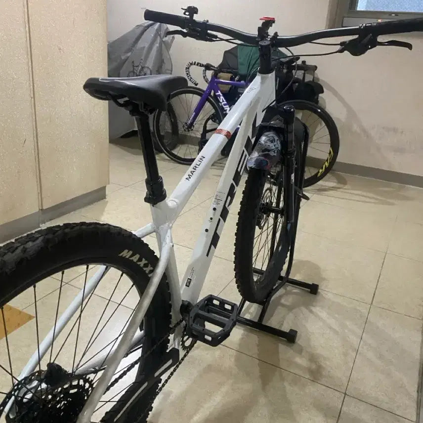 [BUNJANG] Trek Marlin MTB Bicycle - White / 트랙 자전거