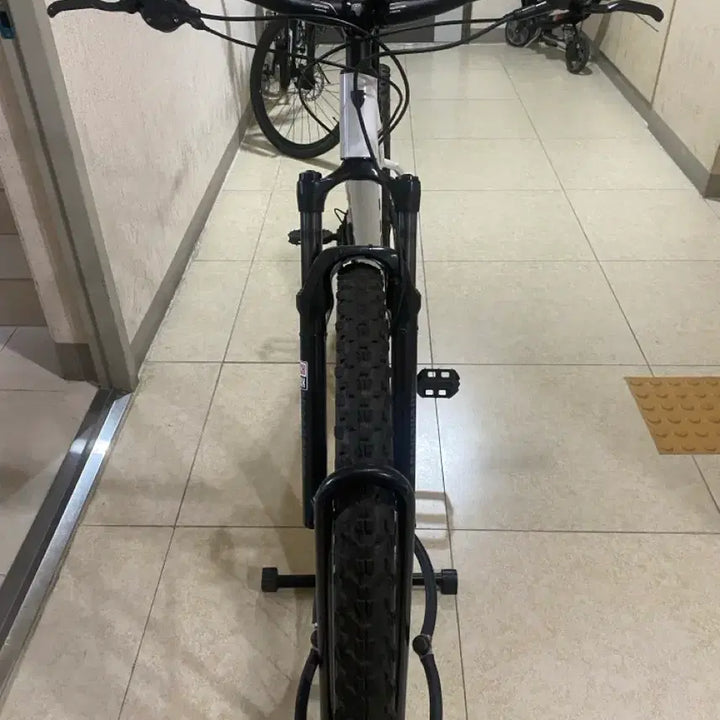 [BUNJANG] Trek Marlin MTB Bicycle - White / 트랙 자전거