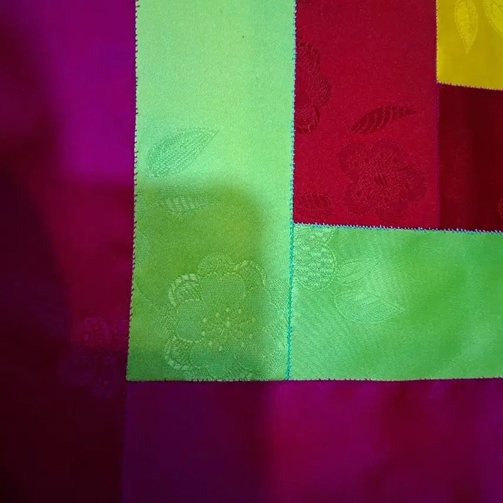 [BUNJANG] Artist-Made Silk Jogakbo (Patchwork) / 작가작품 실크 조각보