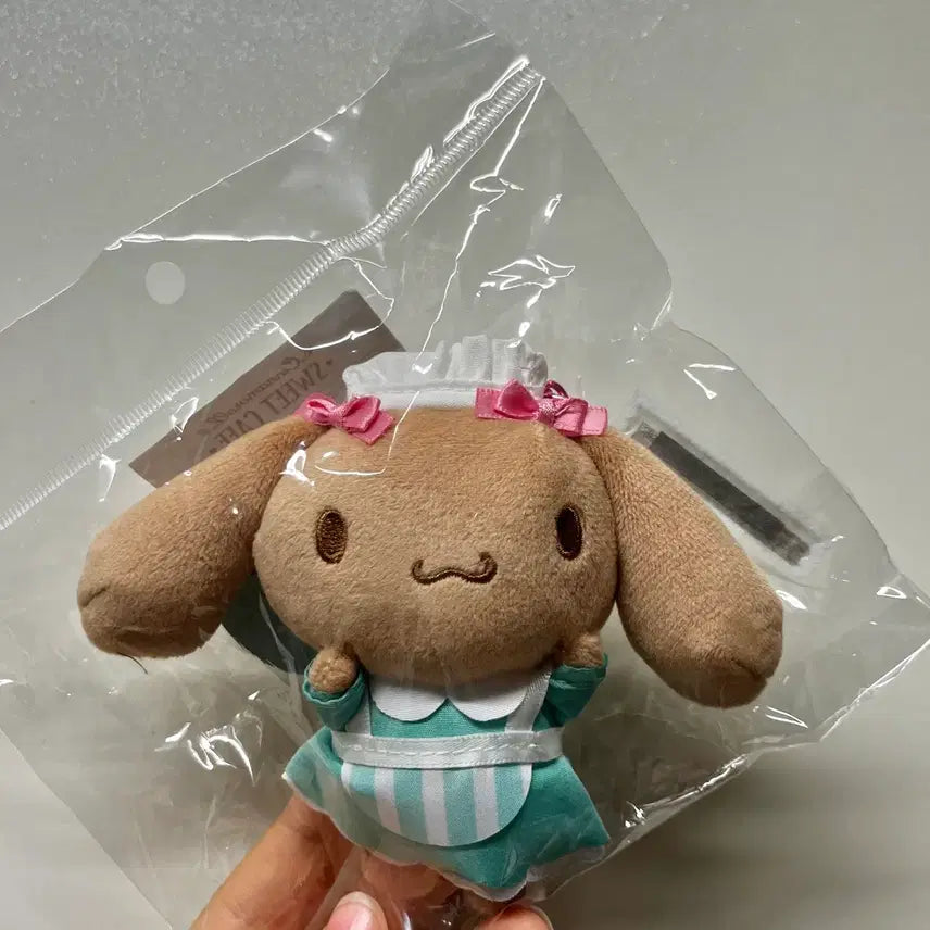 [BUNJANG] Cinnamoroll Cafe Maid Mocha Doll Keychain / 시나모롤카페 메이드 모카 인형 키링