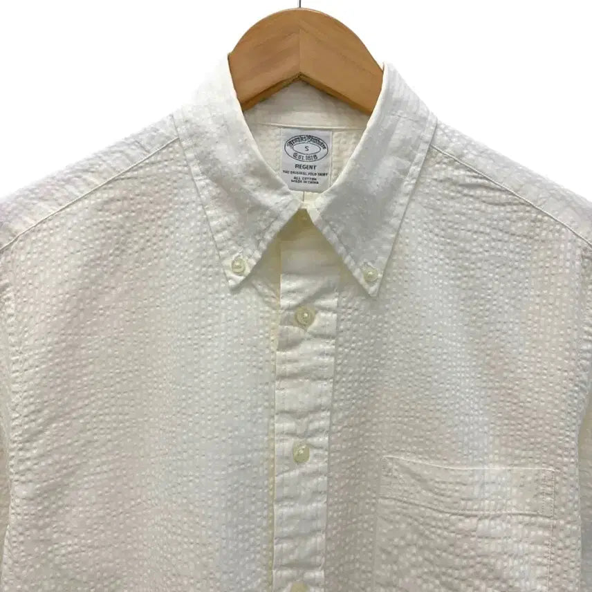 [BUNJANG] Brooks Brothers Seersucker Pocket Short Sleeve Shirt White (S) / 브룩스브라더스 시어서커 포켓 반팔 셔츠 화이트(S/국내95)