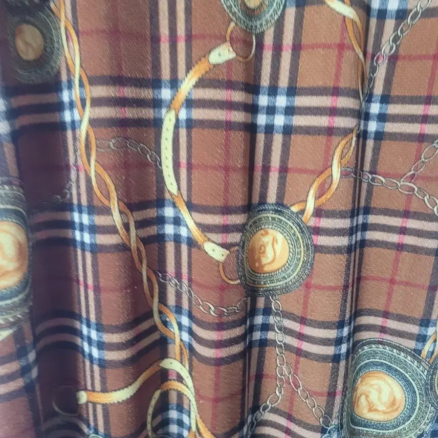 [SOLD OUT] 체크 패턴 금장 체인 맥시 원피스F