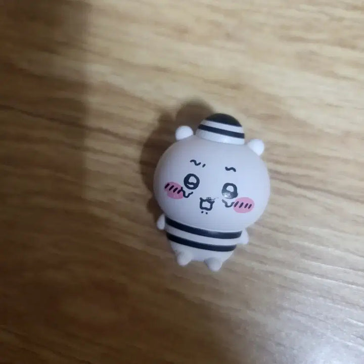 [BUNJANG] Chiikawa Prisoner Figure / 치이카와 죄수 피규어