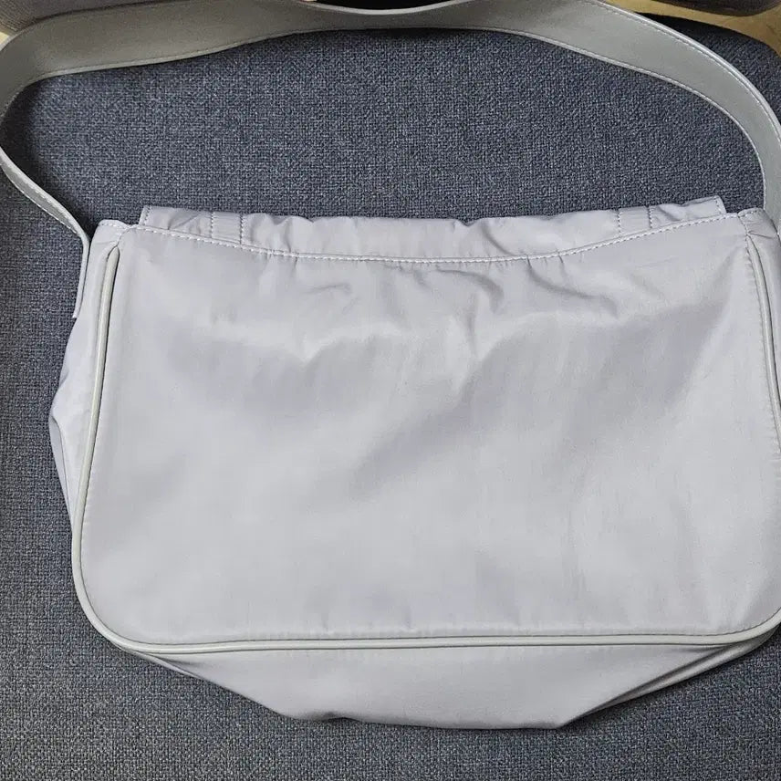 [BUNJANG] Matinkim Buckle Bag Light Grey / 마뗑킴 버클백 라이트 그레이
