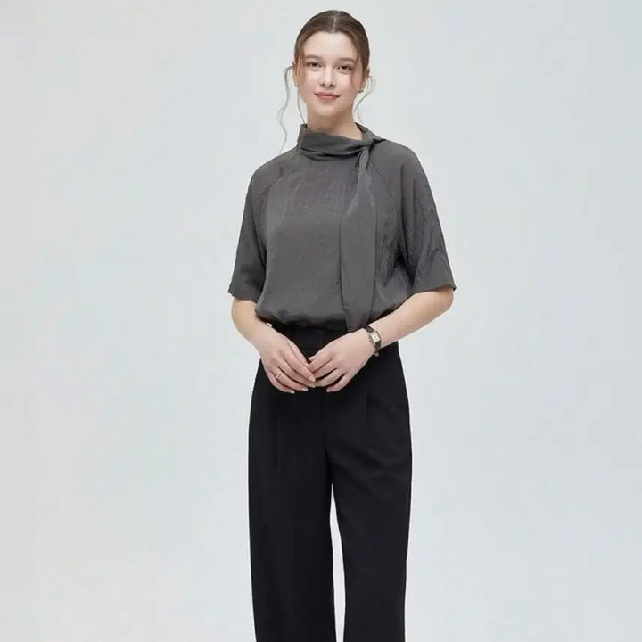 [BUNJANG] Roem High Neck Short Sleeve Blouse / 로엠 하이넥 반팔 블라우스