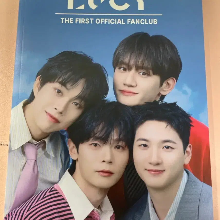 [BUNJANG] Lucy Official Fanclub 1st Gen Photobook / 루시 공식팬클럽 1기 - 포토북