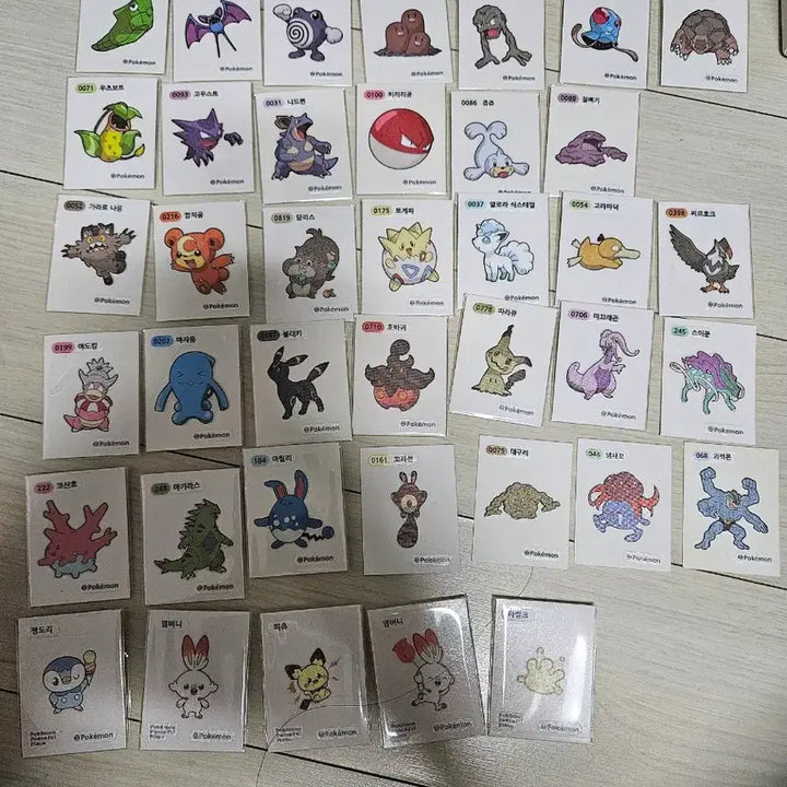 [BUNJANG] Pokemon Stickers for Sale/Trade / 포켓몬 띠부씰 교환 및 판매