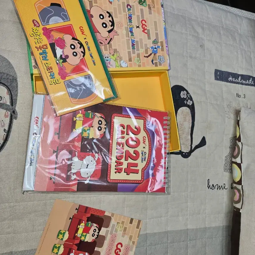 [BUNJANG] Crayon Shin-chan 2024 CGV Calendar Limited Edition / 2024 짱구 CGV 캘린더 한정판