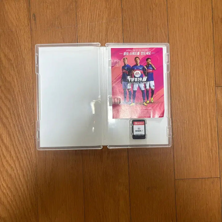[BUNJANG] Nintendo Switch FIFA 19 Bundle / 닌텐도 스위치 FIFA19 (거의 미사용) 풀박스 희귀 매물