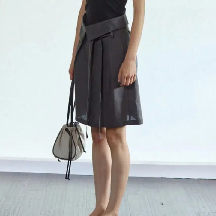 [BUNJANG] REBOLD Linen Fold Skirt (Charcoal) / 리볼드 REBOLD 린넨 폴드 스커트 (차콜)