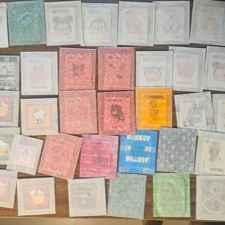 [BUNJANG] Sanrio, Dragon Ball, Pixely, Various Sealed Ttibu Seal Stickers / 산리오 드래곤볼 픽셀리 등 미개봉 띠부 띠부씰 띠부띠부씰