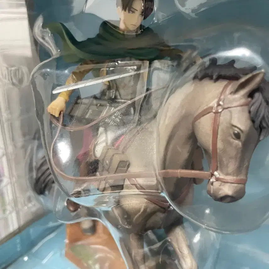 [BUNJANG] Attack on Titan Levi A.T. Field Charge Figure Ichiban Kuji B Prize / 진격의 거인 진격거 리바이 벽외조사 기마 피규어 b상 이치방쿠지