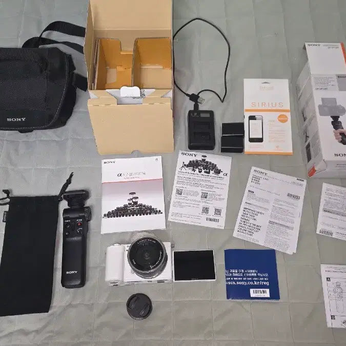 [BUNJANG] Sony ZV-E10L Mirrorless Camera White + Shooting Grip Full Set / 소니 ZV-E10L 미러리스 화이트 카메라 + 슈팅그립 풀세트
