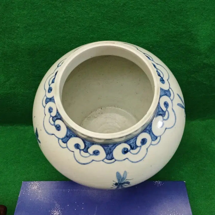 [BUNJANG] Joseon Dynasty Celadon White Porcelain Jar with Grass and Insect Motif / *백자 청화 초충문 항아리