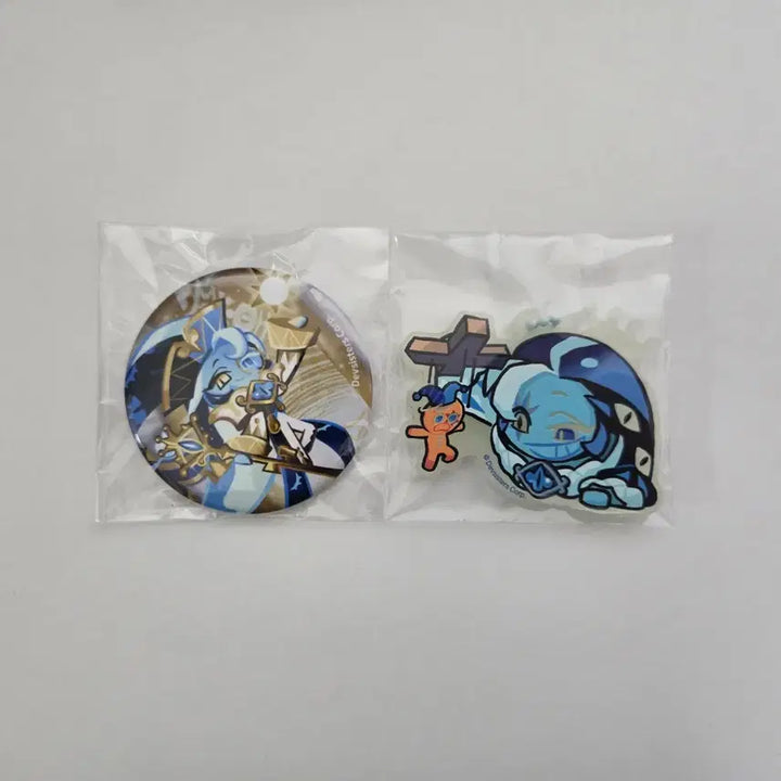 [BUNJANG] Cookie Run: Kingdom Shadow Milk Cookie Glow-in-the-Dark Acrylic Keyring &amp; Can Badge Bundle / 쿠킹덤 쿠키런킹덤 쉐도우밀크 쿠키 캔뱃지 야광 아크릴 키링