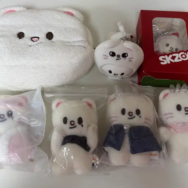 [BUNJANG] Stray Kids Hyunjin Jiniret Kongkiju Lying Pouch Bundle Set / 스키즈 현진 지니렛 콩키주 라잉 파우치 일괄 SKZ HYUNJIN