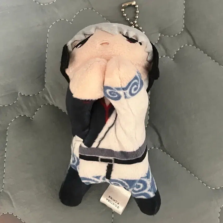 [BUNJANG] Gintama Gintoki Hug Character Plush Doll / 은혼 헬멧 긴토키 허그캬라 인형 판매