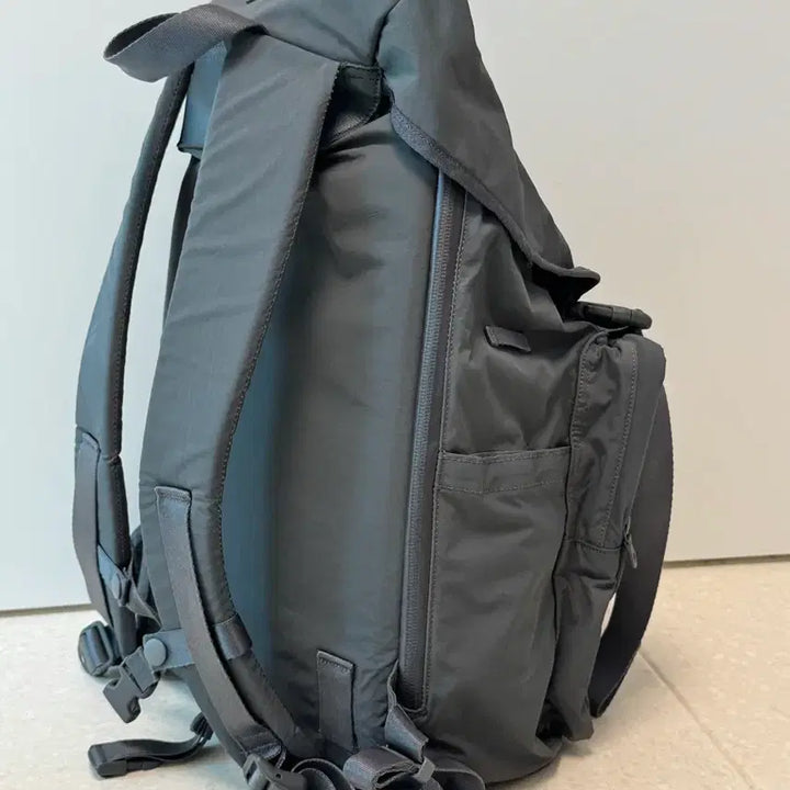 [BUNJANG] Blanckov Double Clasp Backpack Olive Grey / 블랭코브 더블 클래스프 백팩 올리브그레이