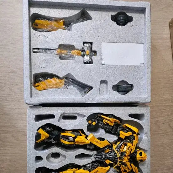 [BUNJANG] 3A Premium Transformers Bumblebee Action Figure / 3A 프리미엄 트랜스포머 범블비 액션 피규어