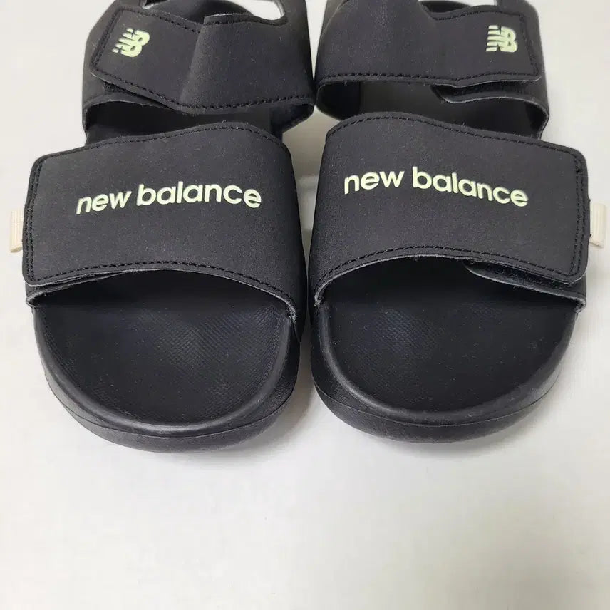 [BUNJANG] New Balance 220mm Sandals / (무료배송) 220mm 뉴발란스 샌들