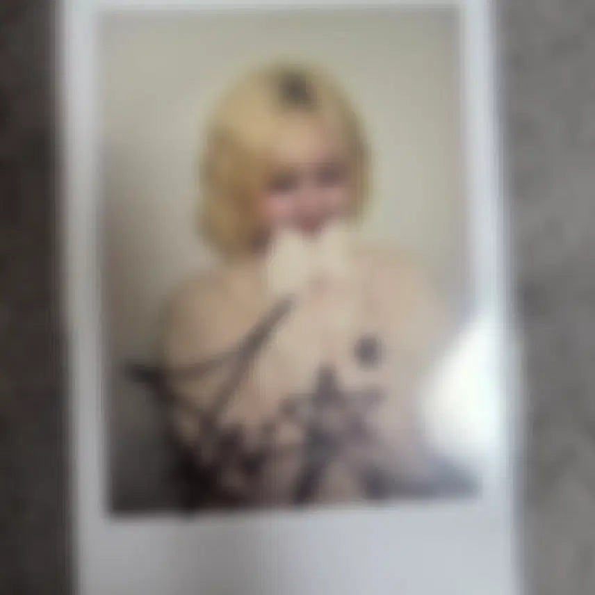 [BUNJANG] Nagomi Signed Polaroid / 메이딘 나고미 사인 폴라