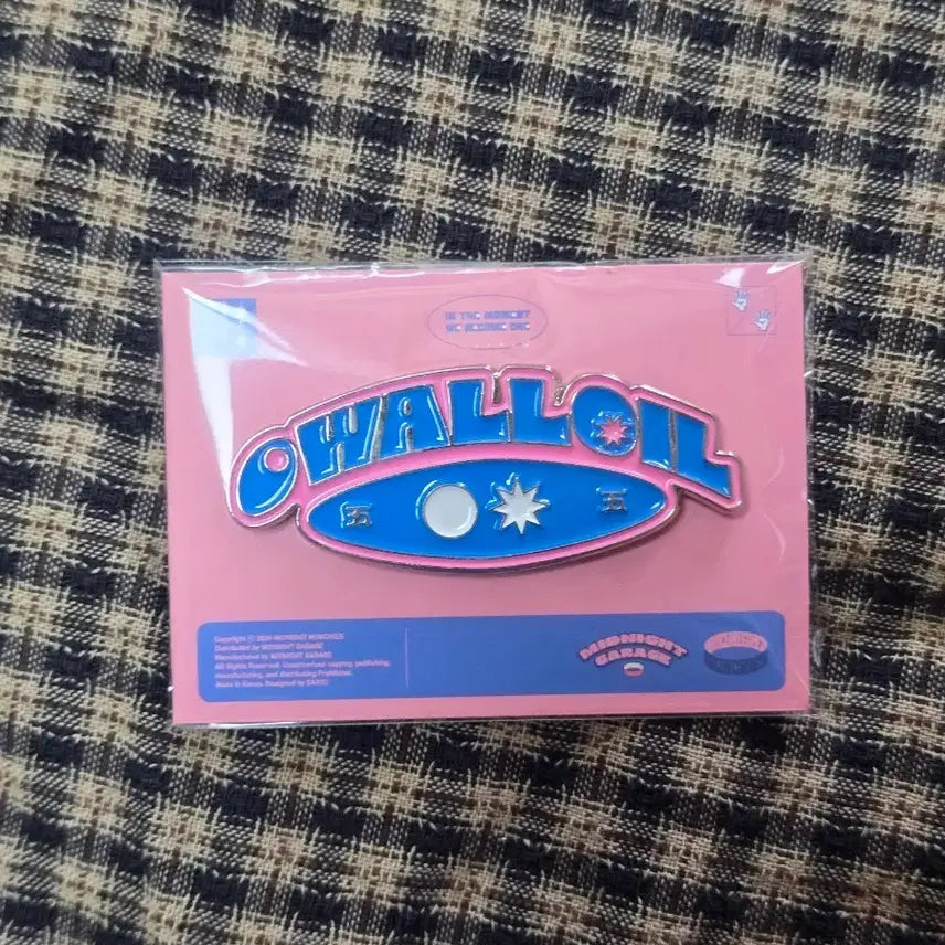 [BUNJANG] MCM Logo Pin Badge Unsealed / 오월오일 로고 핀밴지 미개봉