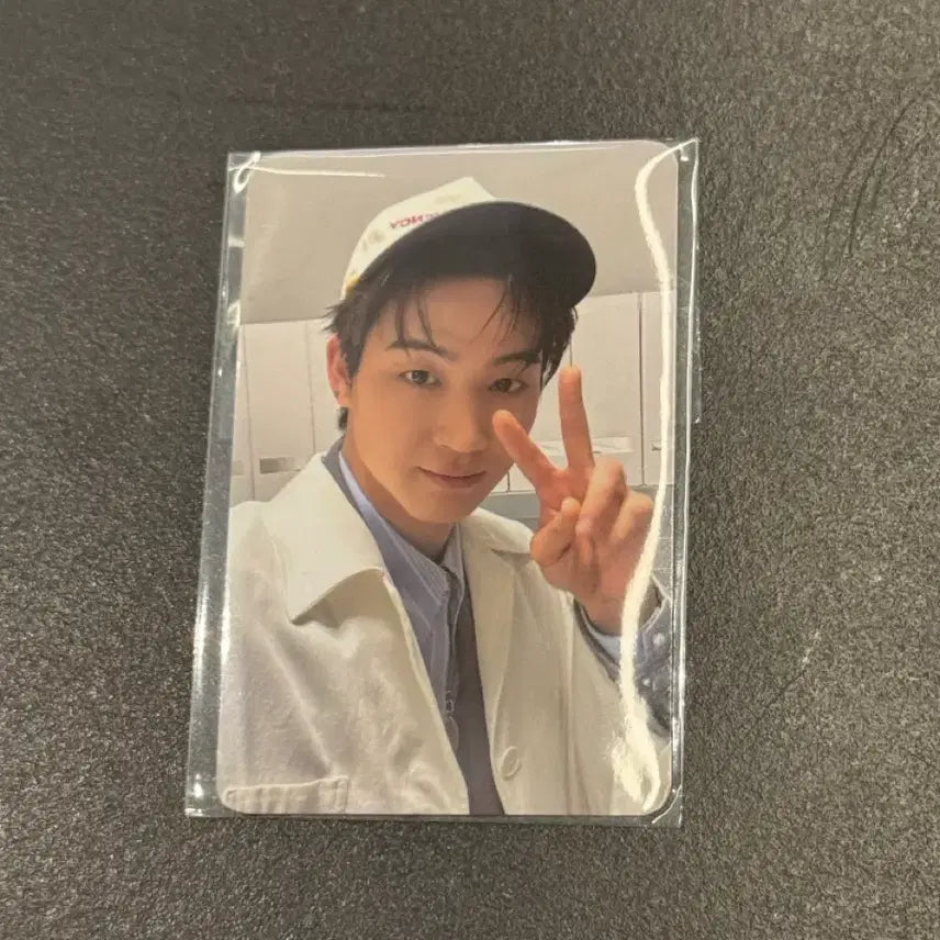 [BUNJANG] GOT7 JAY B TR.EE Pop-Up Lucky Draw Photocard / 갓세븐 JAY B TR.EE 홍대 팝업 특전 포토카드