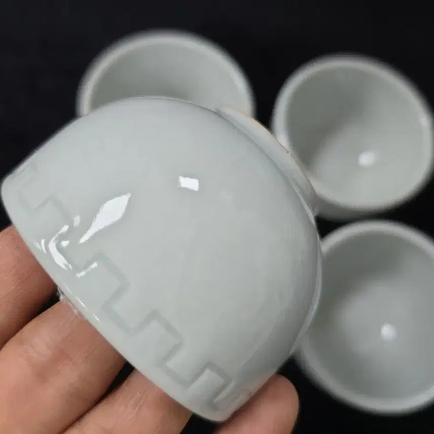 [BUNJANG] Set of 4 White Porcelain Cups with Seal / 낙관이 있는 백자 잔 4점