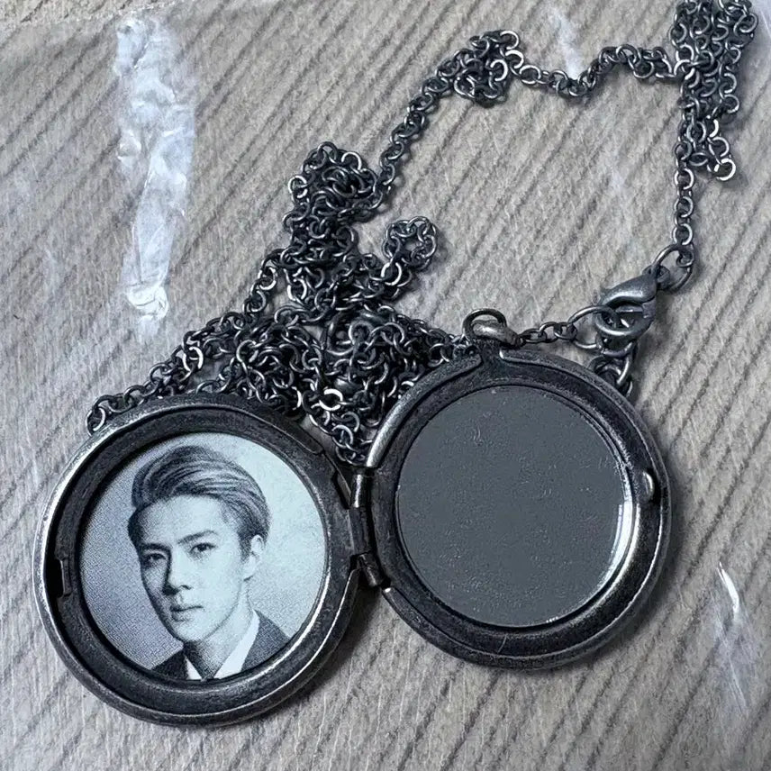 [BUNJANG] EXO "Wolf" Pendant (Sehun) / 엑소 늑대와미녀 펜던트 목걸이 굿즈